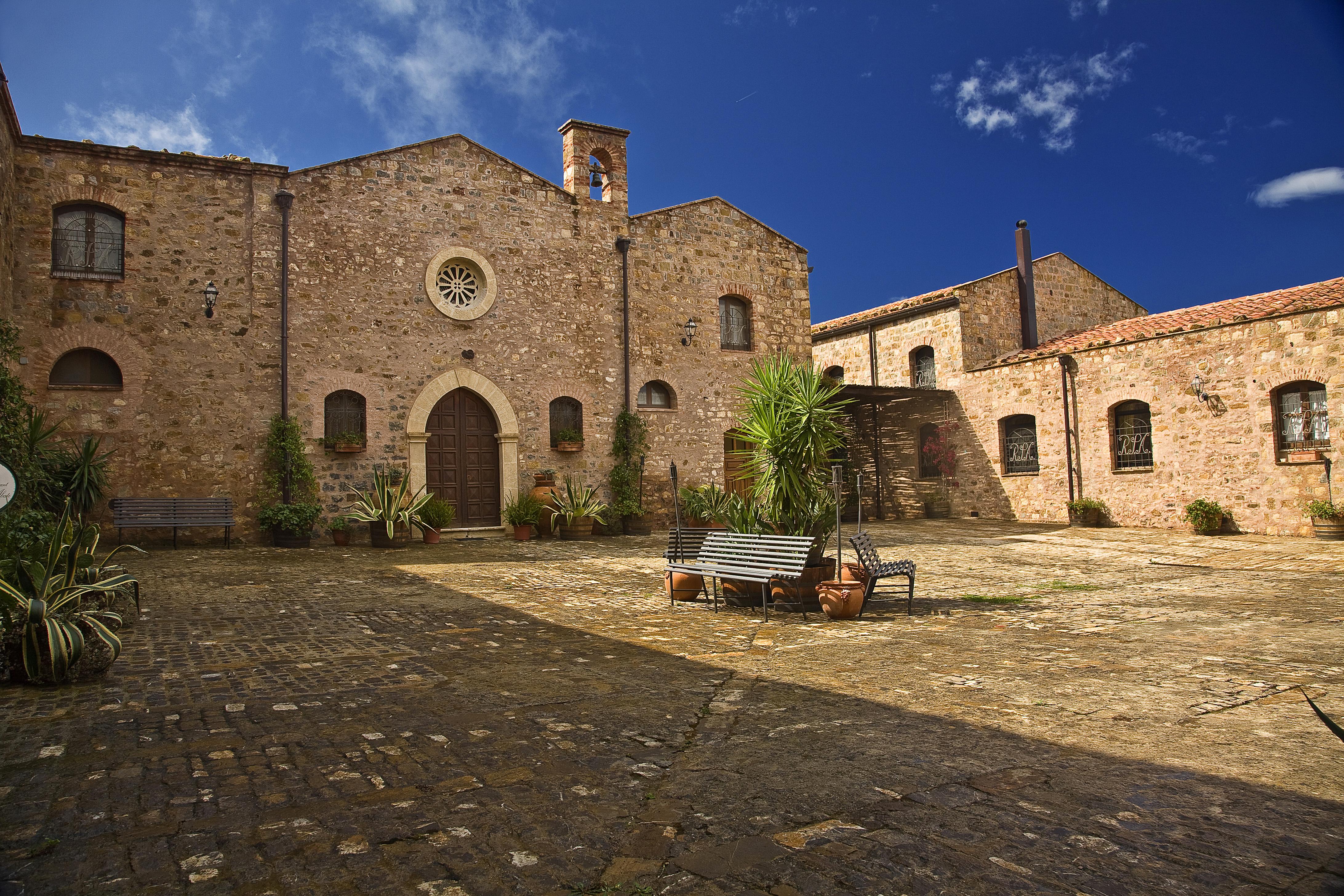 Relais Abbazia Santa Anastasia Resort & Winery Castelbuono  Buitenkant foto